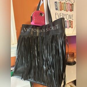 VICTORIA’s SECRET Bundle Set- Black Tote w/makeup case(NWOT)